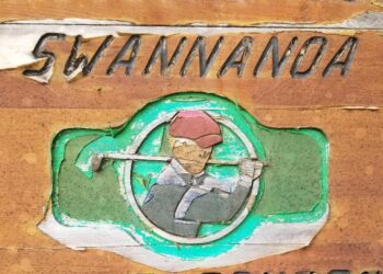 Welcome to Swannanoa golf course sign